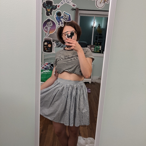 Flared skirt, size S or M. - Picture 2 of 2